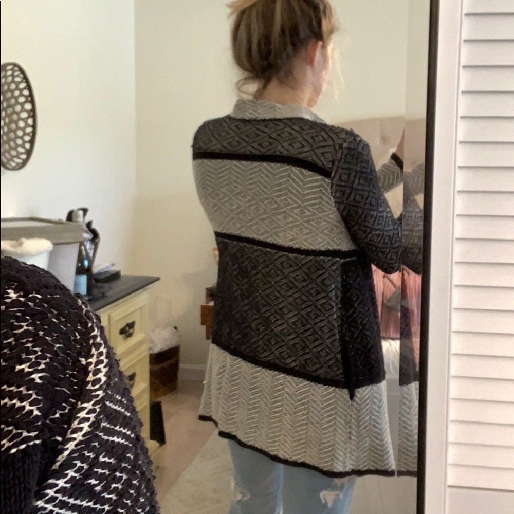 Cardigan - Picture 3 of 7